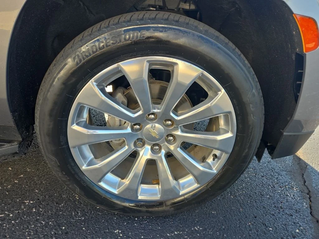 Used 2021 Gray Chevrolet Premier image 17