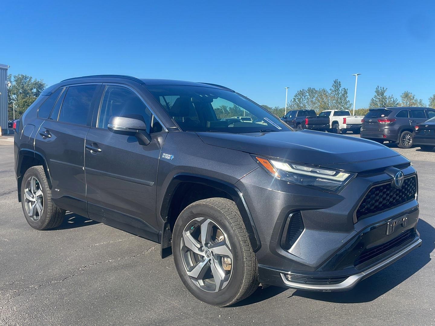 Used 2022 Magnetic Gray Metallic Toyota SE image 9