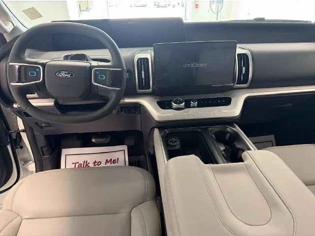 New 2027 Star White Metallic Tri-Coat Ford MAX Active image 32