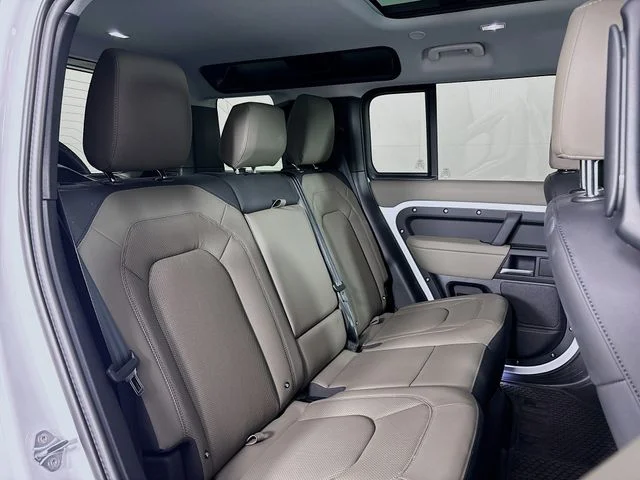 New 2025 White Land Rover S image 25