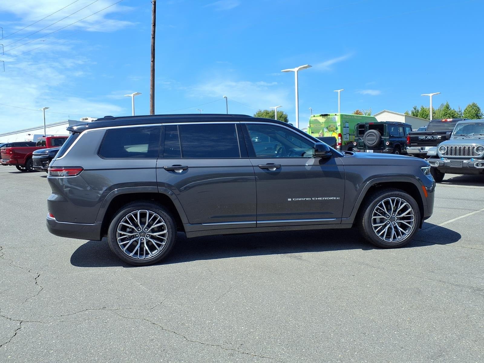 New 2026 Baltic Gray Metallic Clear-Coat Exterior Paint Jeep Summit image 11