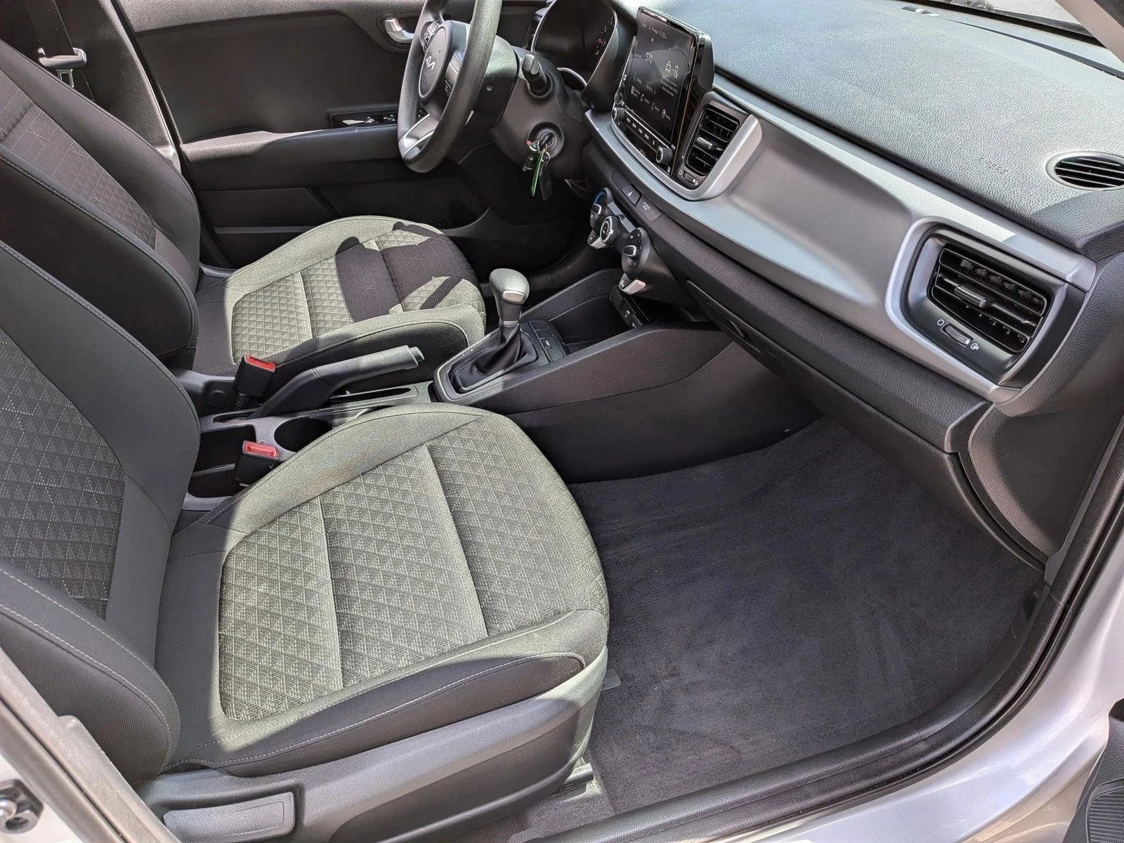 Used 2023 Silky Silver Kia LX image 19