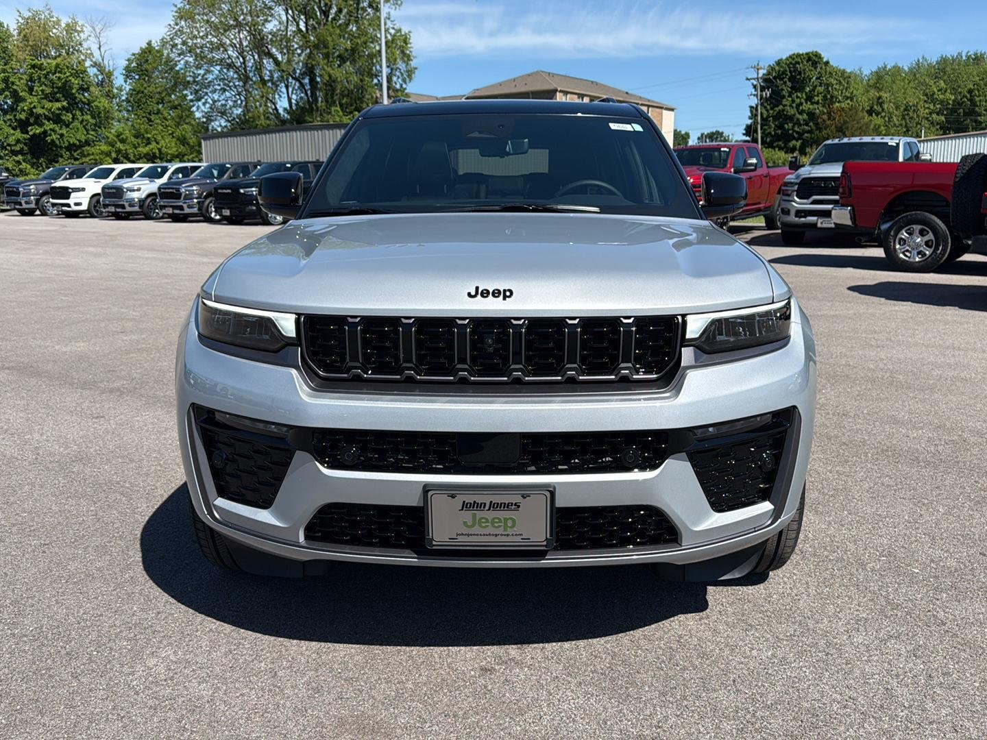 New 2026 Silver Zynith Exterior Paint Jeep Summit image 16
