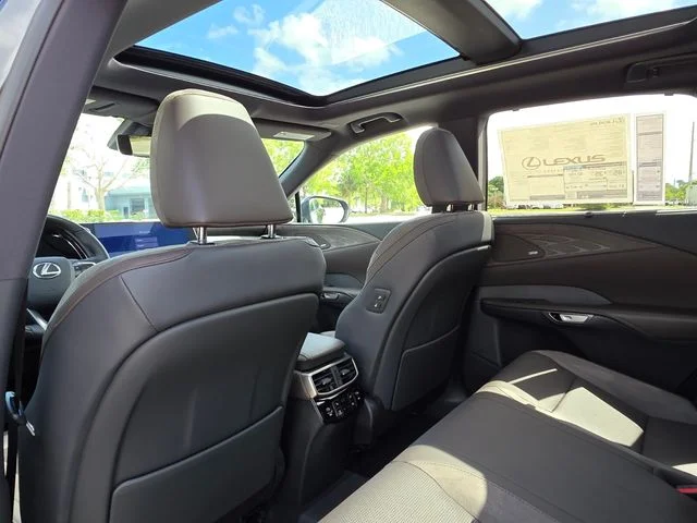 2026 Lexus RX 450h+ Luxury - Photo 18