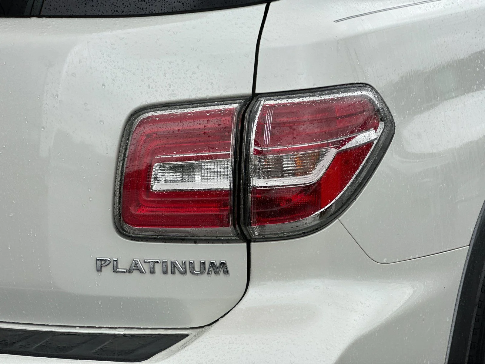 Used 2017 Pearl White Nissan Platinum image 26