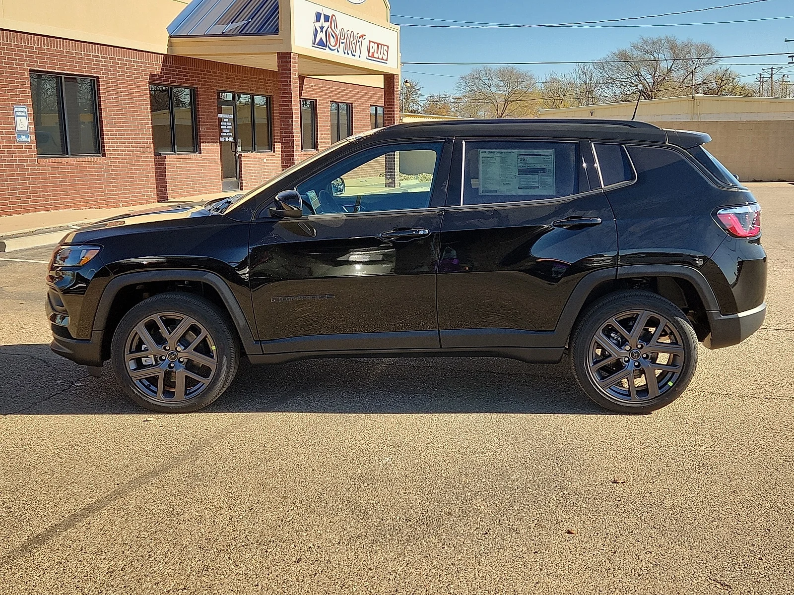 New 2026 PXJ Diamond Bla Jeep LATITUDE ALTITUDE 4X4 image 2