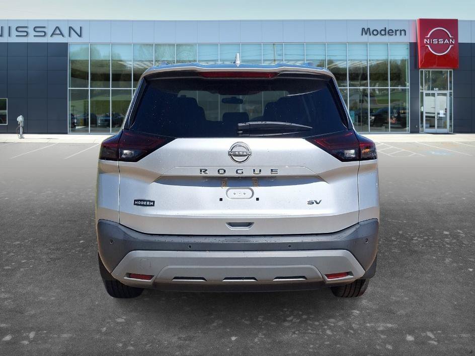 Used 2023 Brilliant Silver Metallic Nissan SV image 24