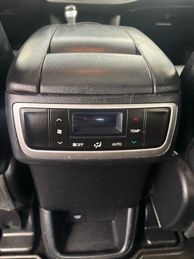 2016 Toyota Highlander XLE - Photo 9