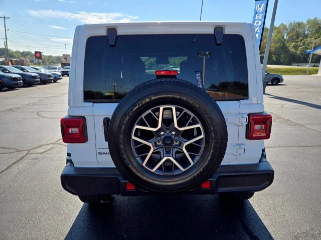 Used 2026 White Jeep Sahara image 7