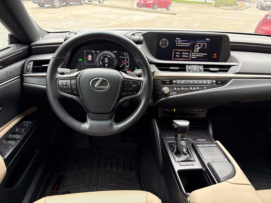 Used 2021 Beige Lexus 300h image 7