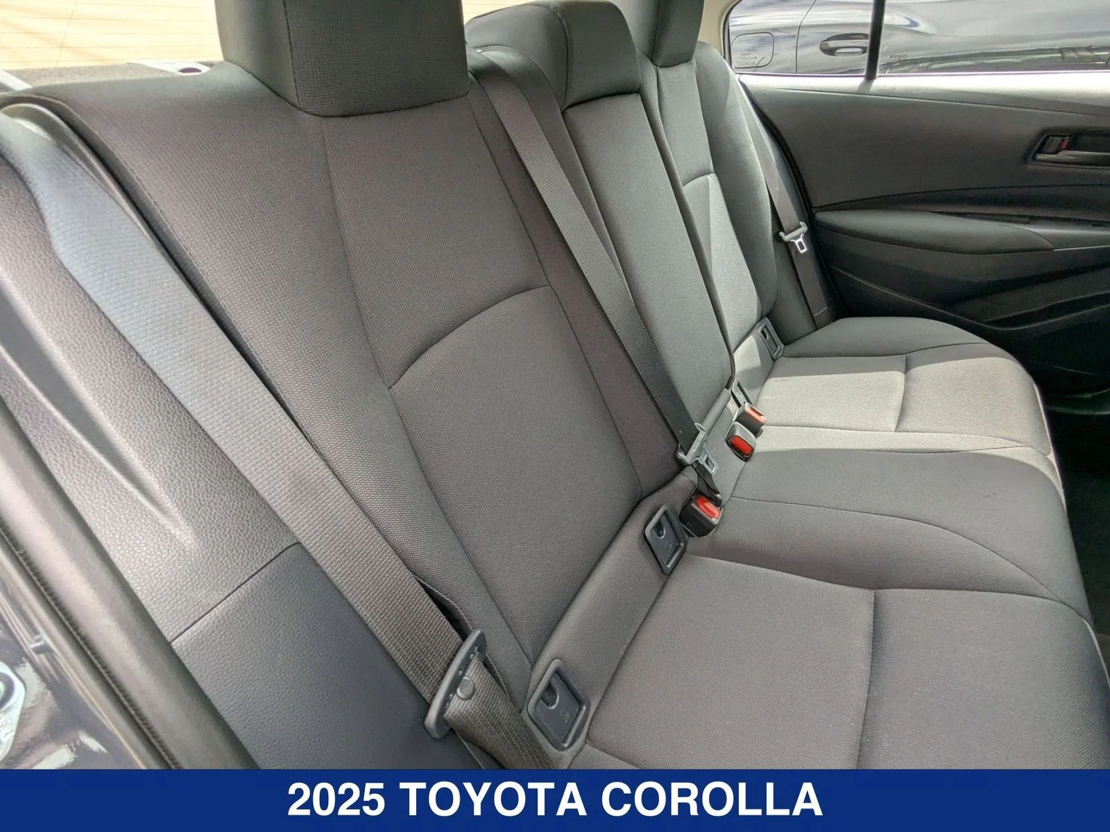 Used 2025  Toyota LE image 22