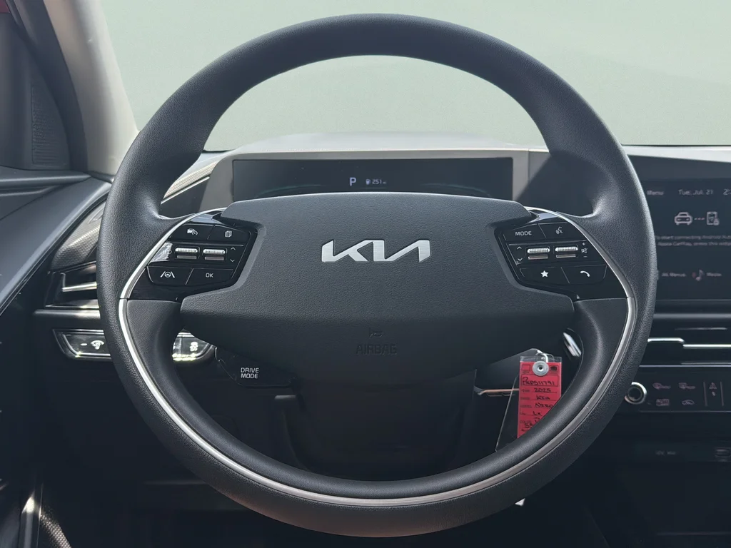 Used 2025 Runway Red Kia LX image 27