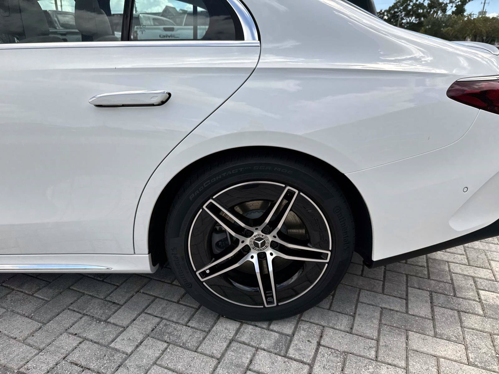 New 2027 Polar White Mercedes-Benz E 450 4MATIC® Sedan image 10