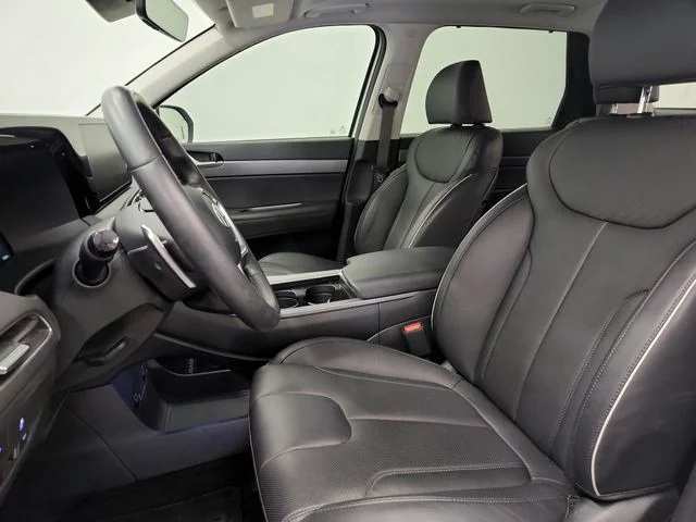Used 2025 White Hyundai SEL Premium image 18