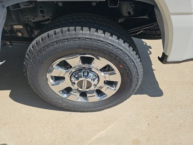 New 2026 Star White Metallic Tri-Coat Ford F-250® Lariat® image 47