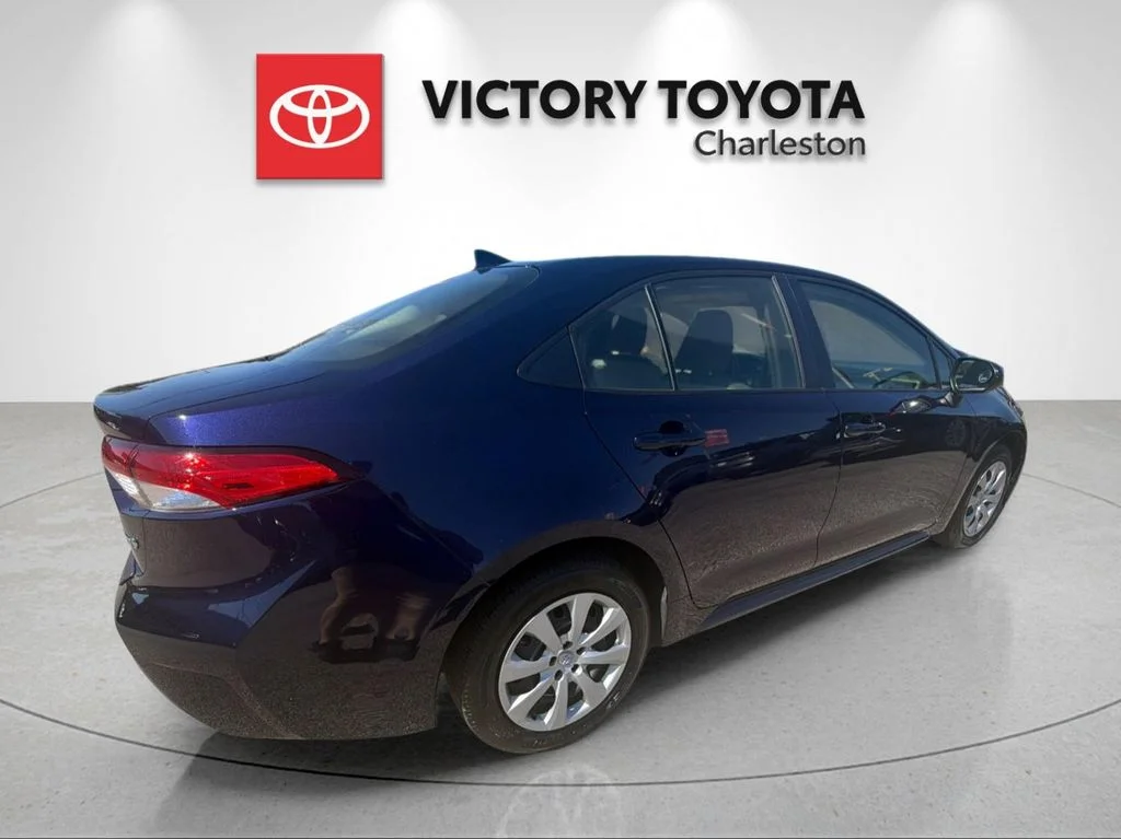 Used 2024  Toyota LE image 7