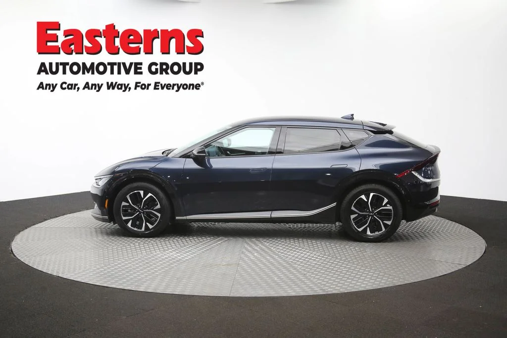 Used 2023 Blue Kia Wind image 63