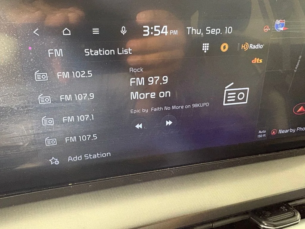 Used 2025 Silver Kia S image 29