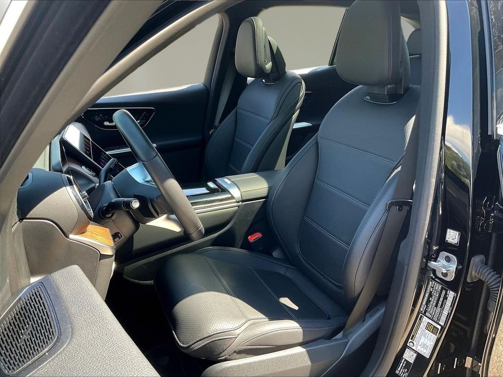 Used 2026 Black Mercedes-Benz GLC 300 image 22