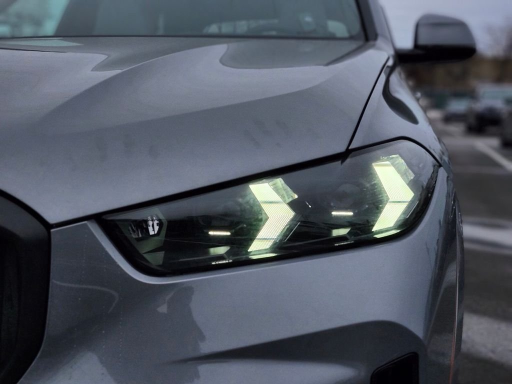 New 2026 Gray BMW xDrive40i image 9