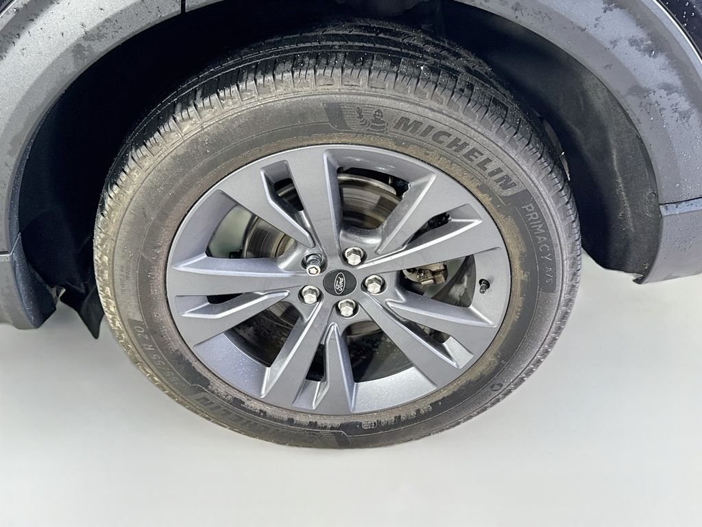 Used 2023 Agate Black Metallic Ford XLT image 32