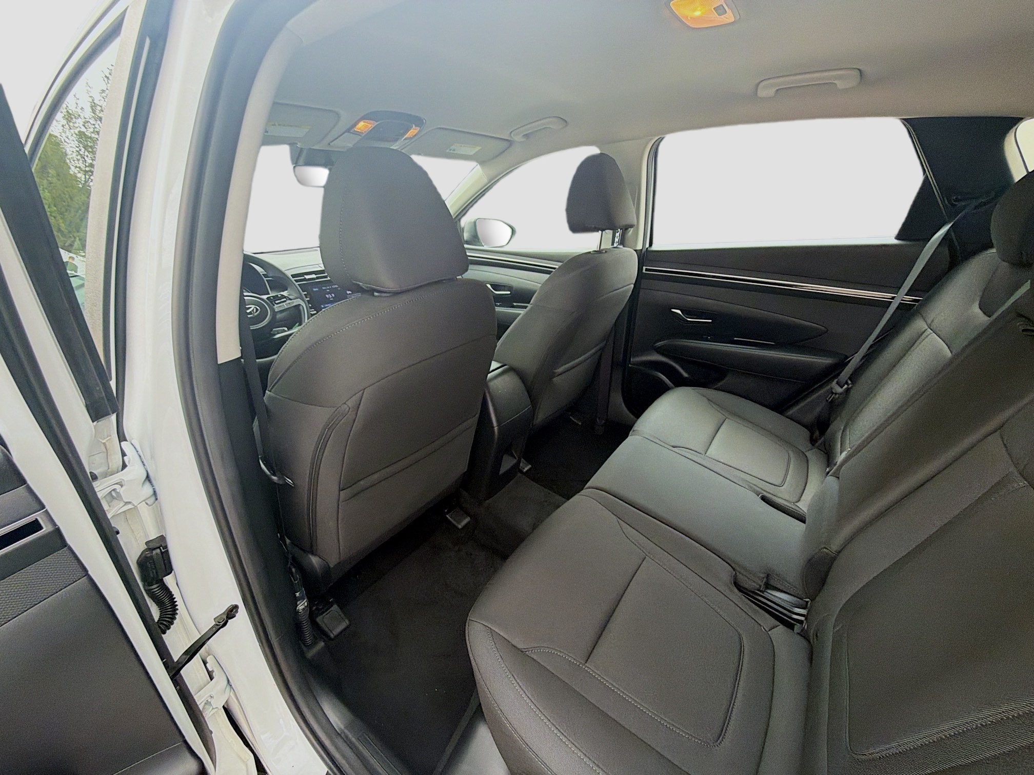 Used 2024 White Pearl Hyundai SE image 21