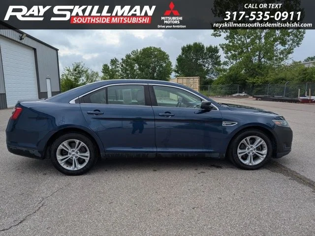 Used 2017 Blue Ford SE image 4