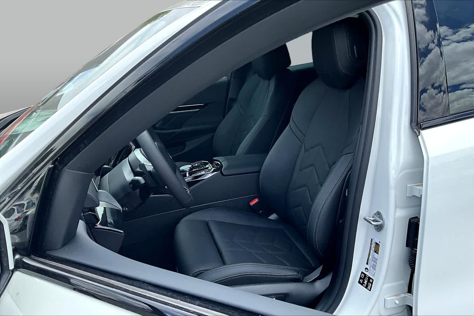 New 2026 Alpine White BMW 530i xDrive image 9