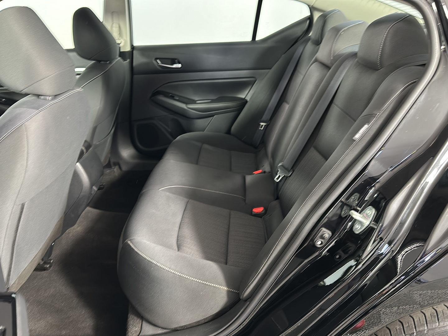 Used 2022 Super Black Nissan 2.5 SV image 28
