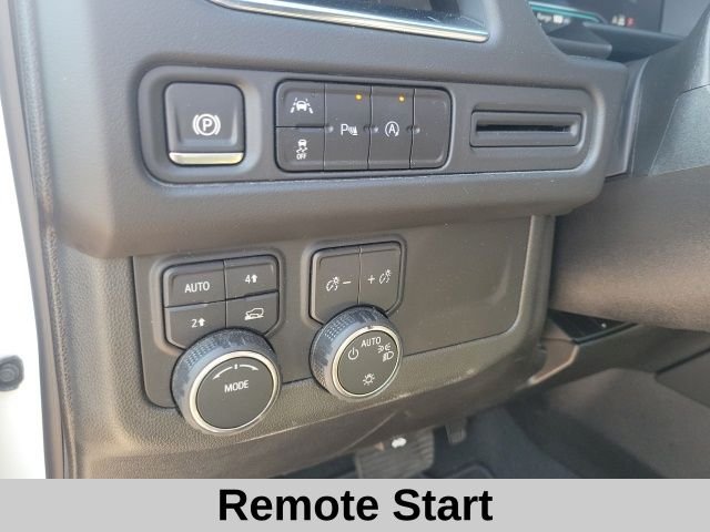 2024 Chevrolet Suburban LT photo 4