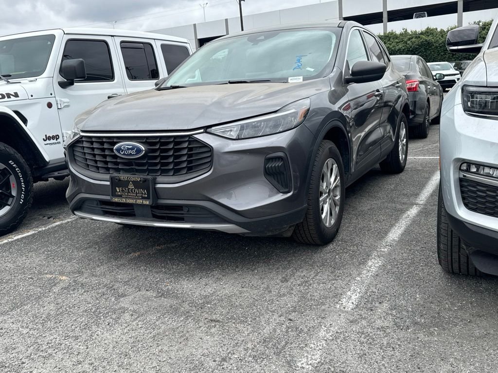Used 2024 Gray Ford Active image 3