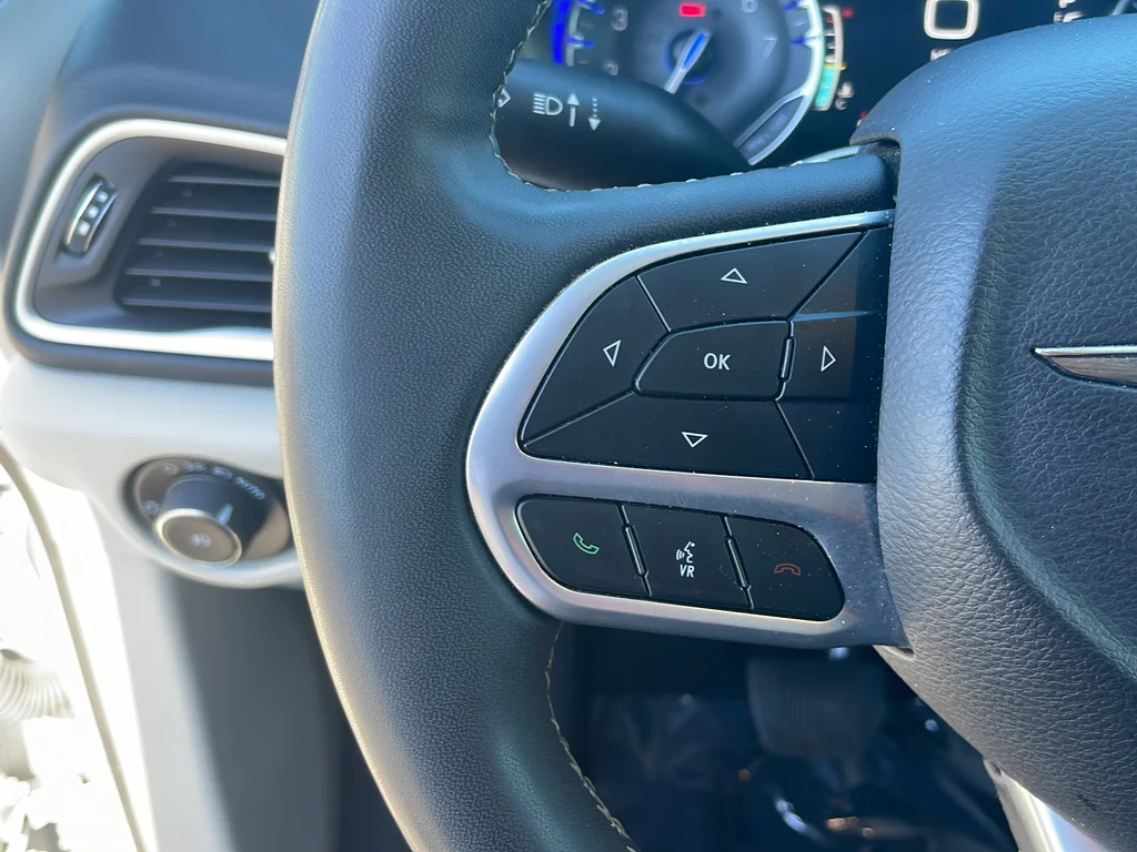 Used 2024 Silver Chrysler Touring L image 16