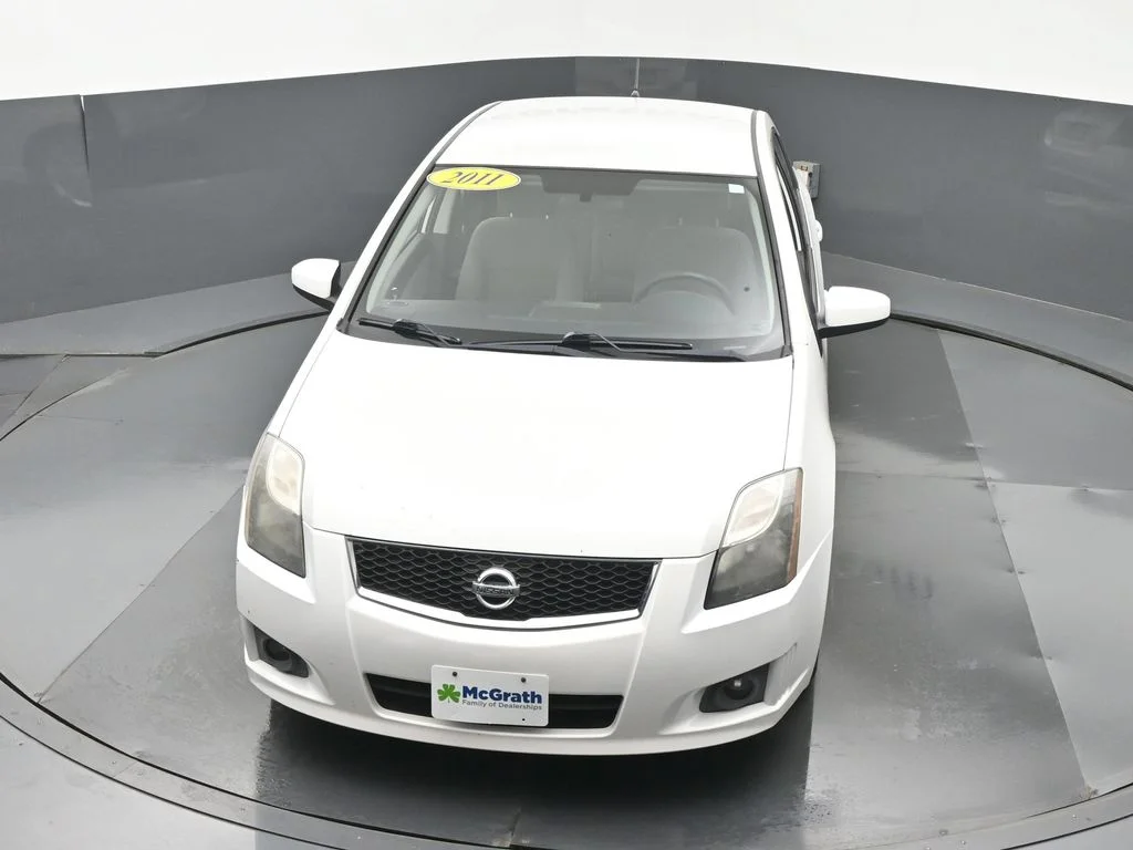 Used 2011 White Nissan 2.0 SR image 25