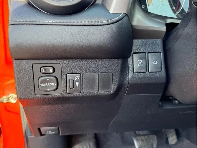 Used 2016 Red Toyota XLE image 18