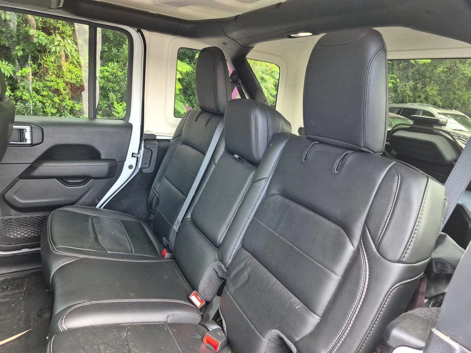 Used 2021 Bright White Clearcoat Jeep Unlimited Sahara image 32