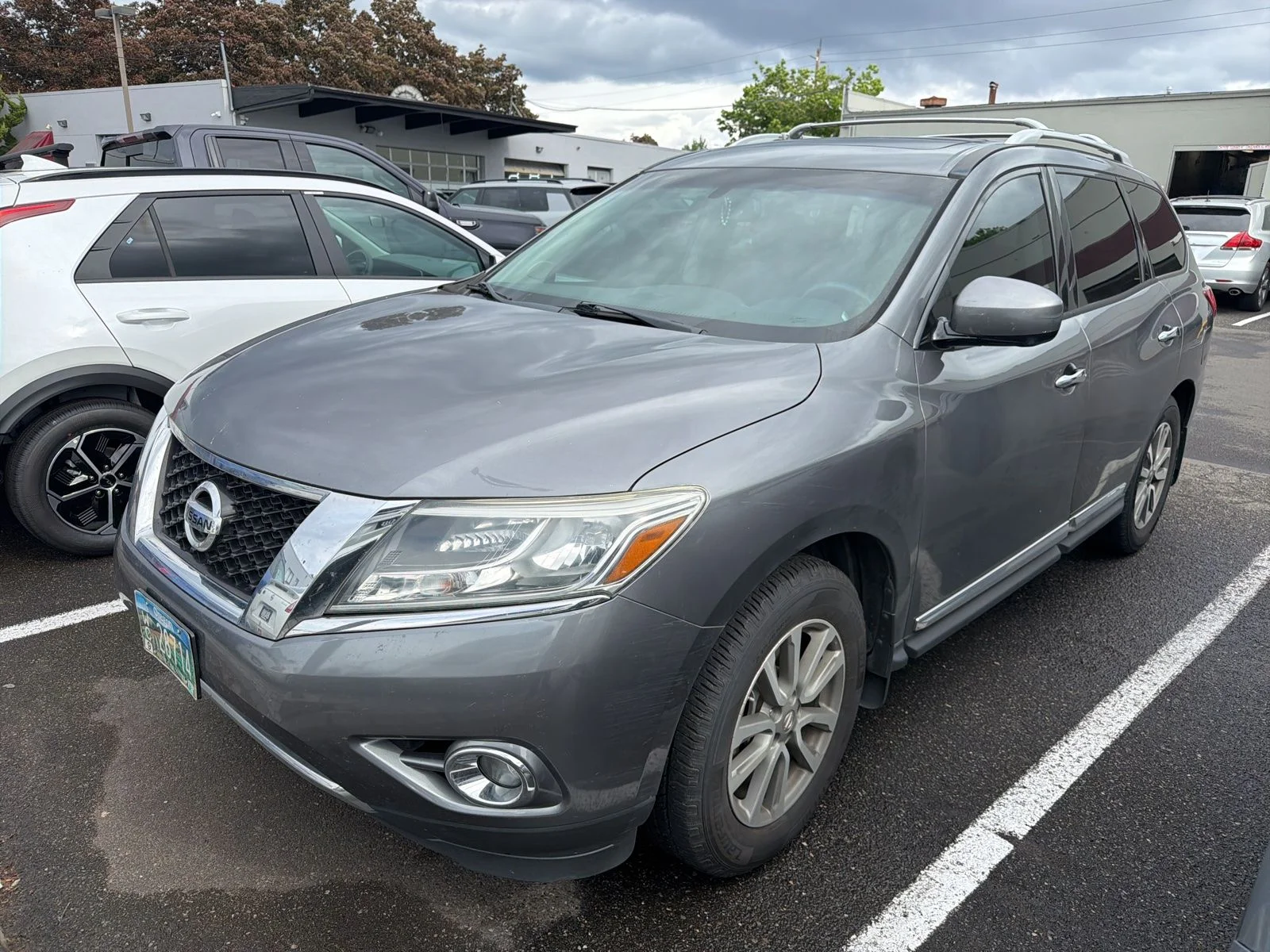 2016 Nissan Pathfinder SL 4WD's photo