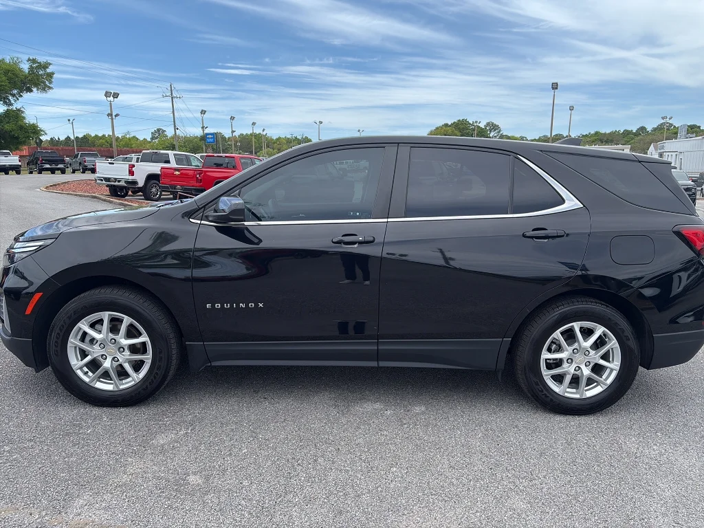 Used 2023 Mosaic Black Metallic Chevrolet LT image 3