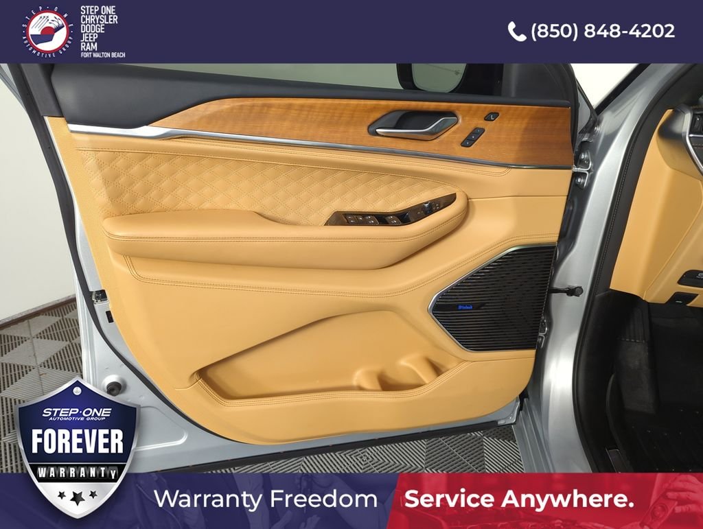 Used 2021 Silver Jeep Summit image 17