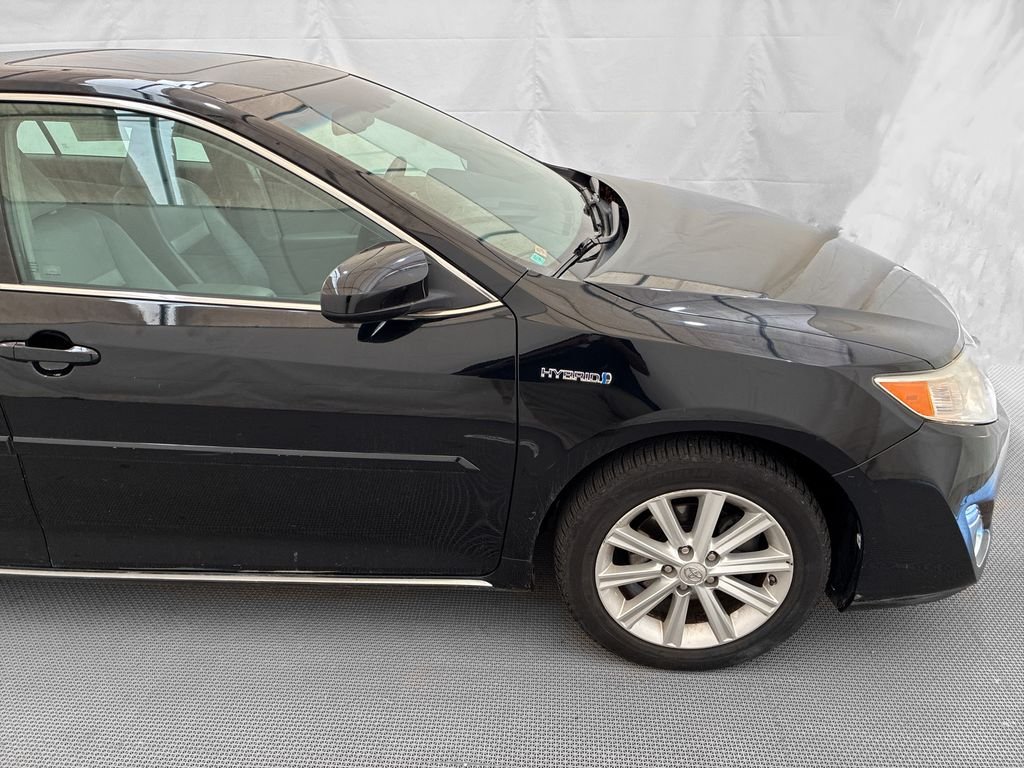Used 2012 Black Toyota XLE image 7
