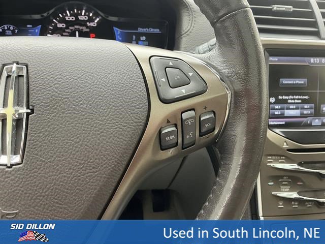 Used 2013 White Platinum Metallic Tri-Coat Lincoln AWD 4DR SUV image 9