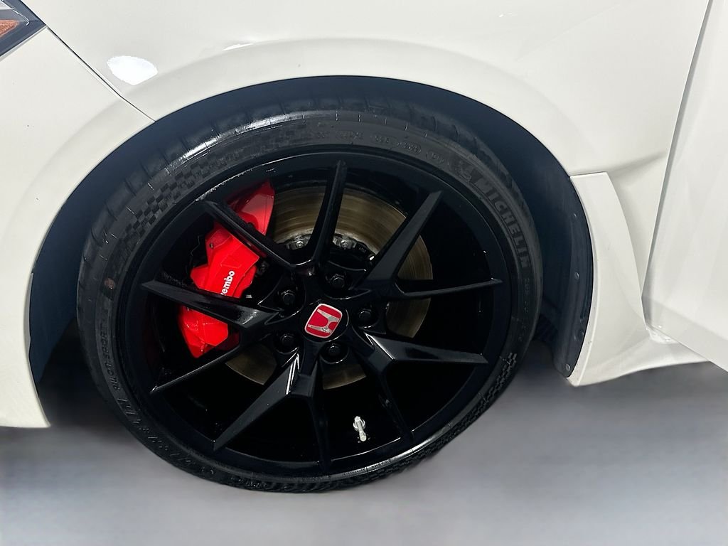 Used 2023 White Honda  image 28