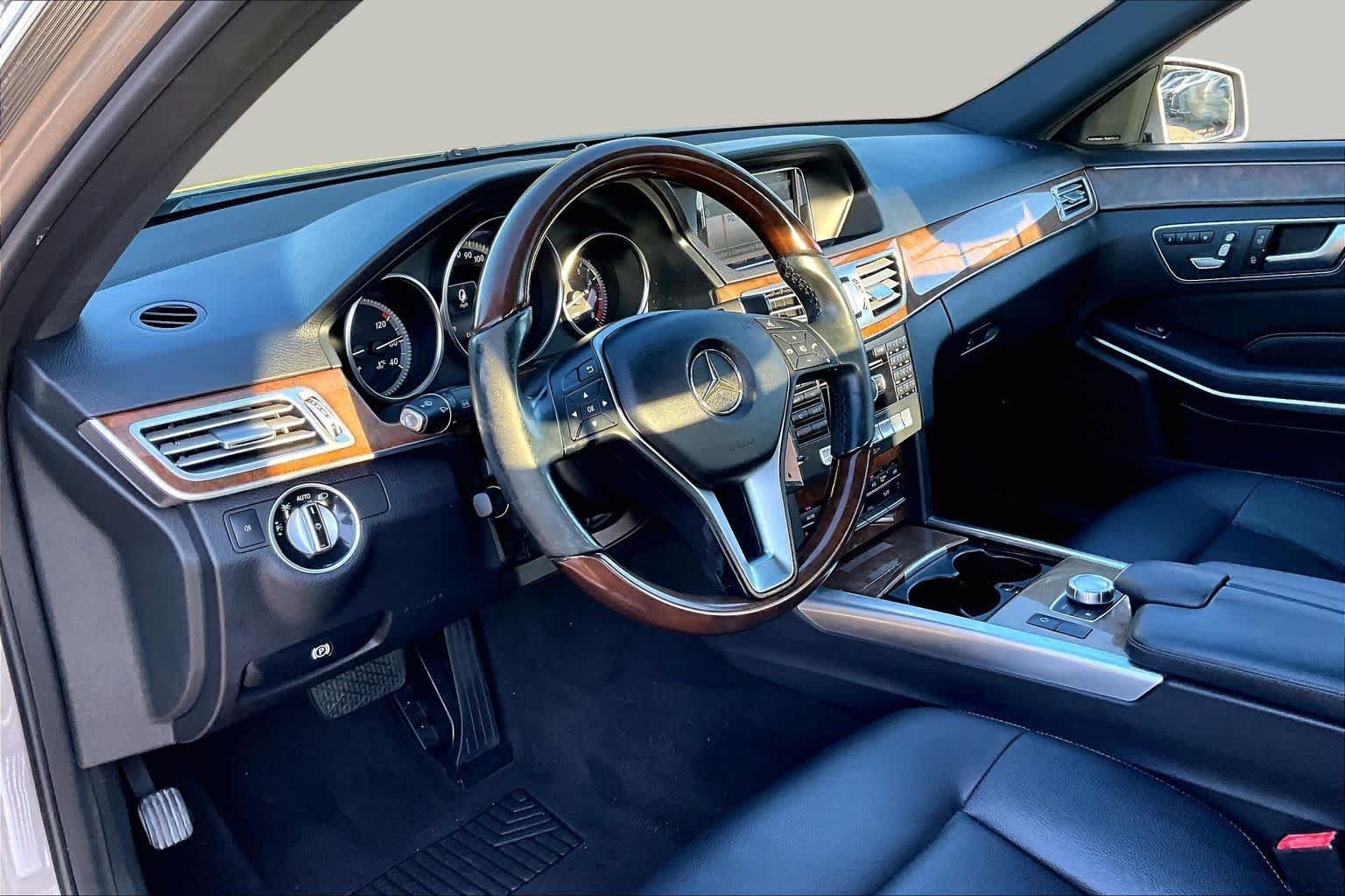 Used 2014 Palladium Silver Metallic Mercedes-Benz E 350 Luxury image 17