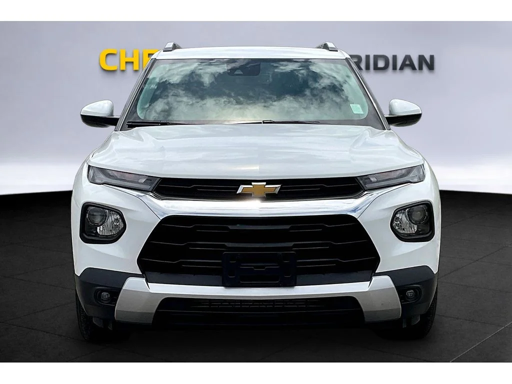 Used 2023 Summit White Chevrolet LT image 3
