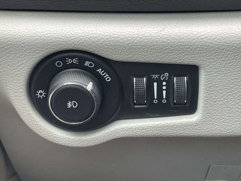 Certified Used 2017 Red Chrysler Touring L image 27