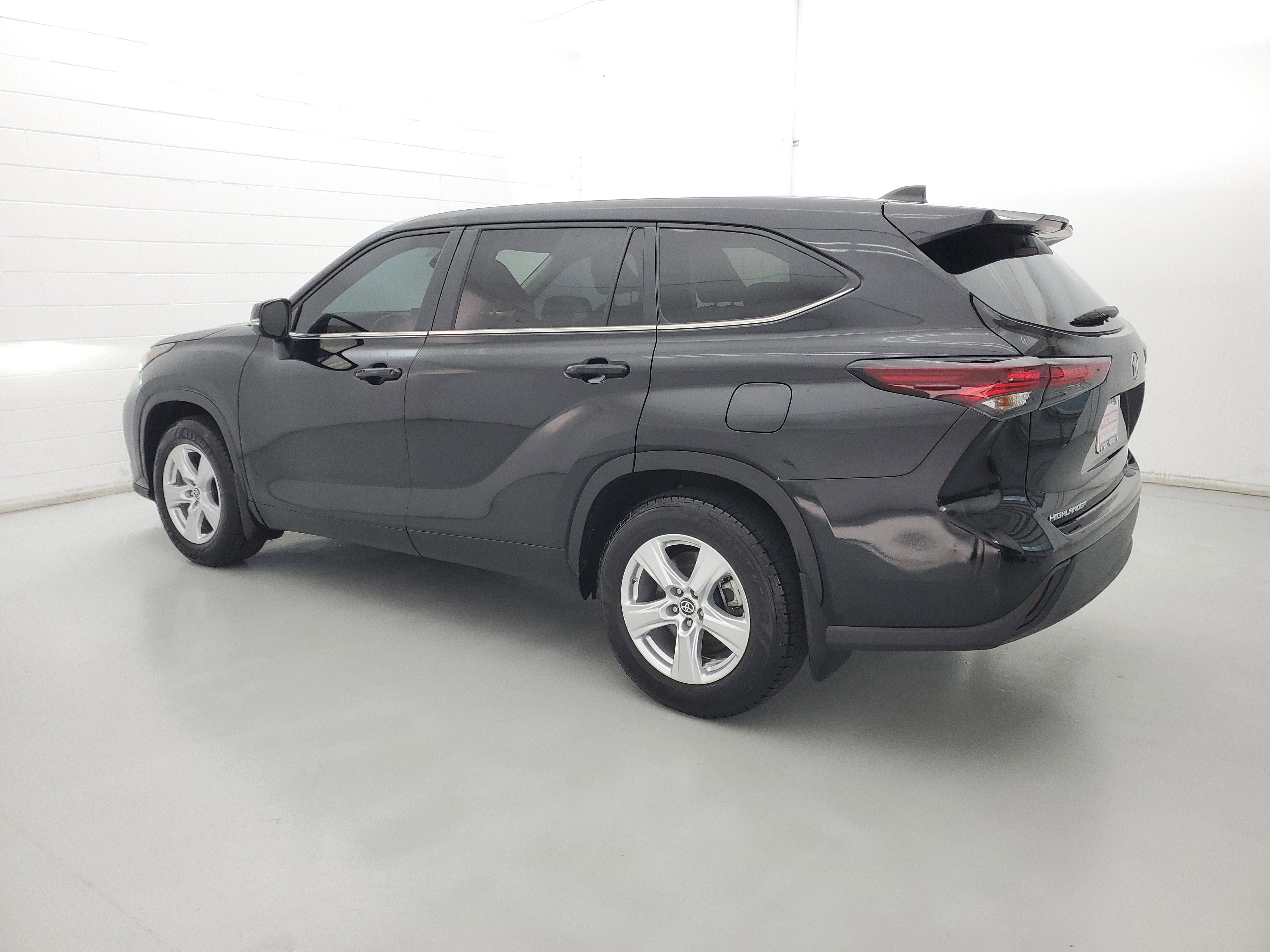 2024 Toyota Highlander LE - Photo 7