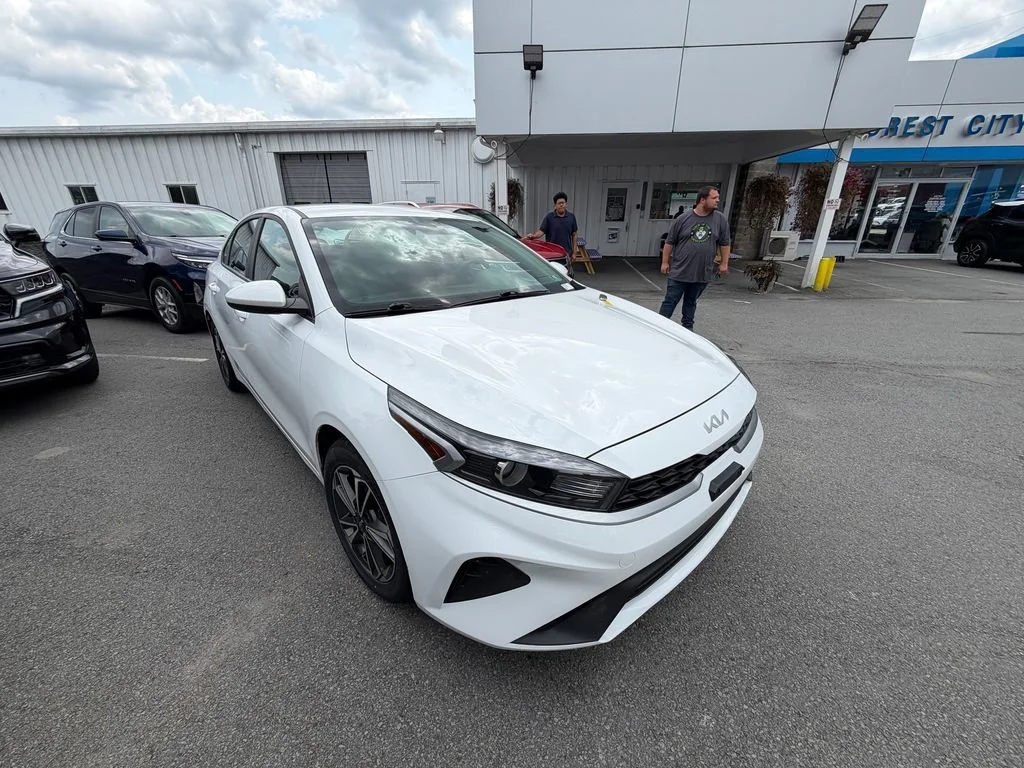 Used 2023 White Kia LXS image 7