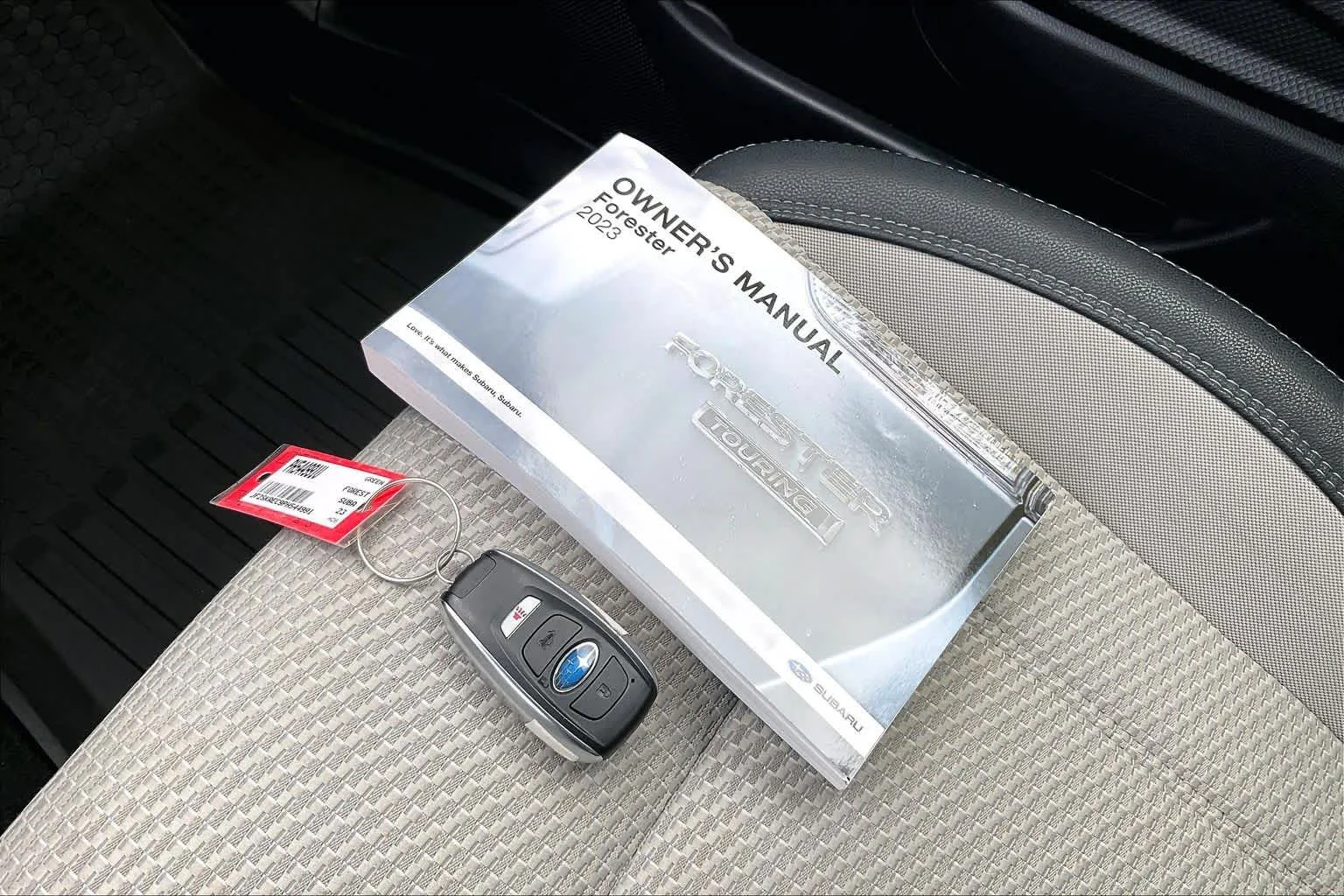 Used 2023 Cascade Green Silica Subaru Premium image 12