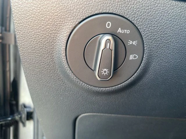 2025 Volkswagen Taos SEL - Photo 34