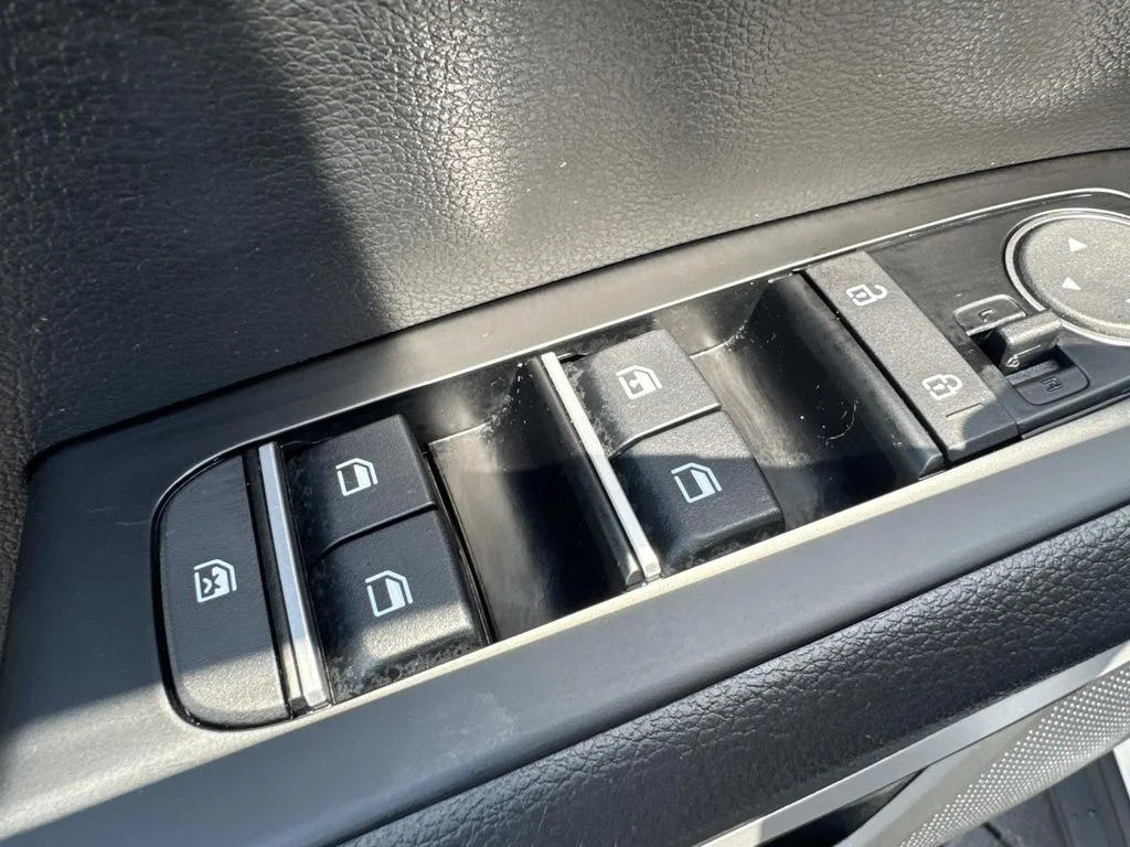 Used 2023 White Kia LX image 14