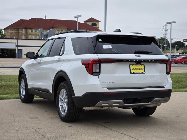 New 2026 Star White Metallic Tri-Coat Ford Active image 24